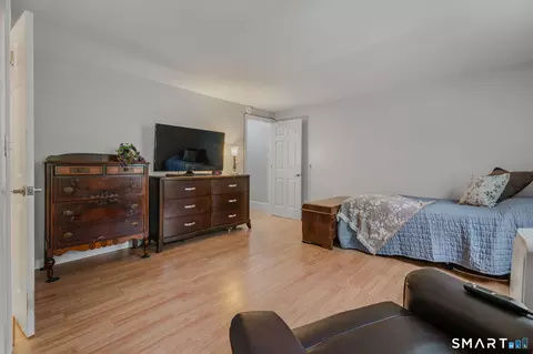 Bedroom - 17 Lakeside Dr #R, Ledyard, CT 06339 photo 6 of 7