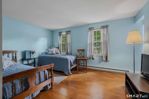 Bedroom - 17 Lakeside Dr #R, Ledyard, CT 06339 photo 1 of 7