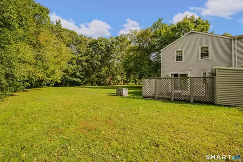 Exterior - 17 Lakeside Dr #R, Ledyard, CT 06339 photo 7 of 8