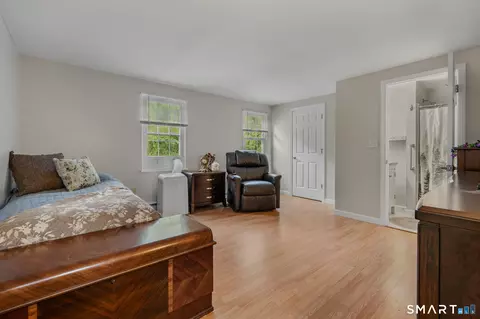 Bedroom - 17 Lakeside Dr #R, Ledyard, CT 06339 photo 5 of 7