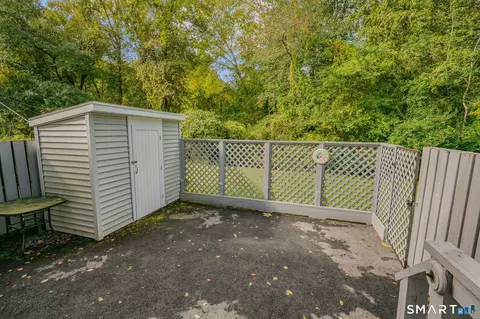 Exterior - 17 Lakeside Dr #R, Ledyard, CT 06339 photo 4 of 8