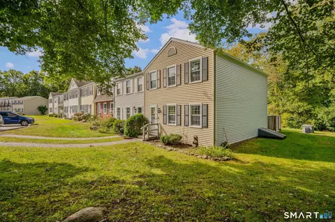 Exterior - 17 Lakeside Dr #R, Ledyard, CT 06339 photo 3 of 8