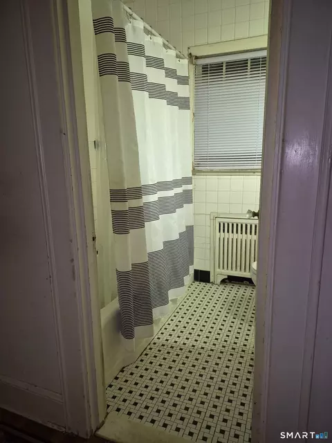 Bath - 5 Ingram St, Hamden, CT 06517 photo 3 of 3