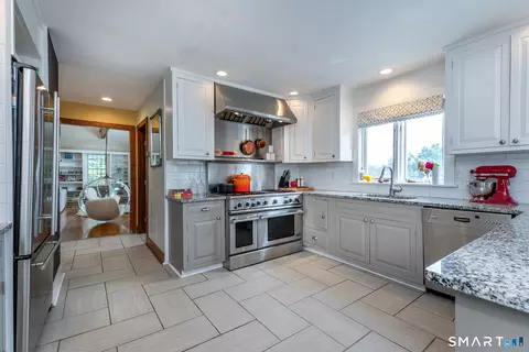Kitchen - 25 Highmeadow Ln, Roxbury, CT 06783 photo 2 of 2