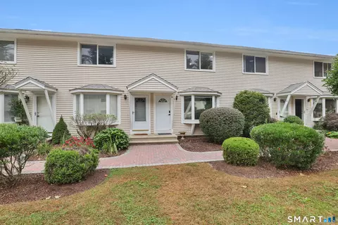 74 Washington Rd #40, Woodbury, CT 06798