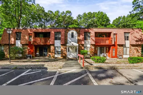 35 Woodsedge Dr #5B, Newington, CT 06111