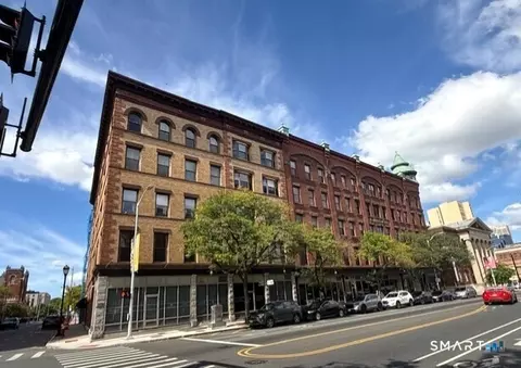1 Linden Pl #406, Hartford, CT 06106