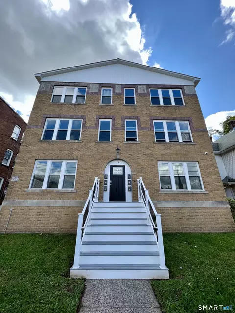 39 S Whiting St, New Britain, CT 06051