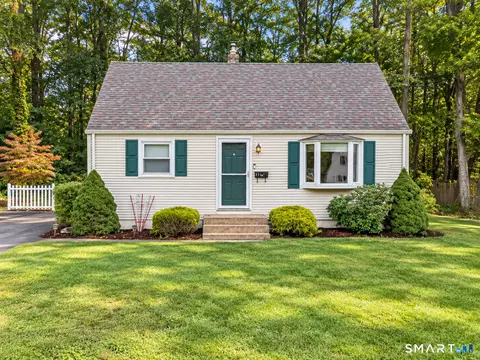 11 Arthur Ave, Enfield, CT 06082