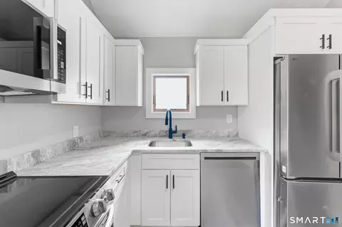 Kitchen - 431 Martin Rd, Hebron, CT 06248 photo 3 of 3