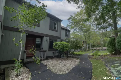 34 Harbour Vlg #E, Branford, CT 06405
