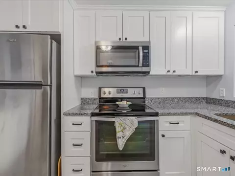 Kitchen - 41 Spring Glen Rd, Niantic, CT 06357 photo 3 of 4