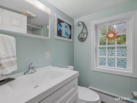 Bath - 41 Spring Glen Rd, Niantic, CT 06357 photo 1 of 1