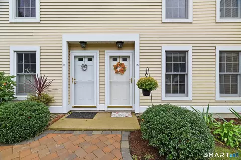 54 Rope Ferry Rd #A15, Waterford, CT 06385
