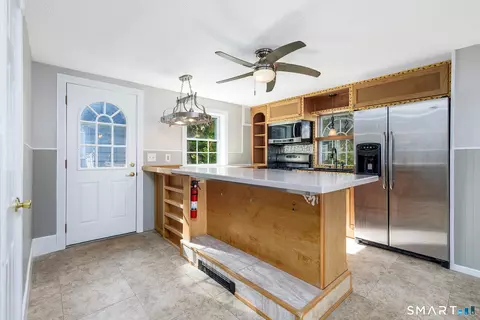 Kitchen - 40 Furnace St, Killingly, CT 06239 photo 1 of 2