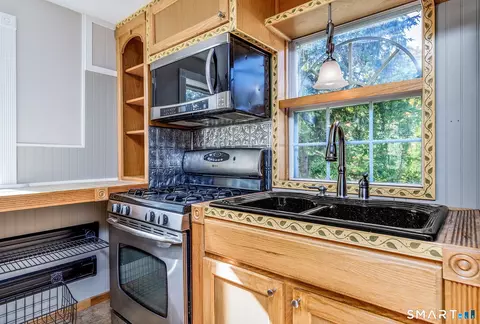 Kitchen - 40 Furnace St, Killingly, CT 06239 photo 2 of 2