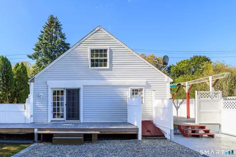 Exterior - 40 Furnace St, Killingly, CT 06239 photo 2 of 7