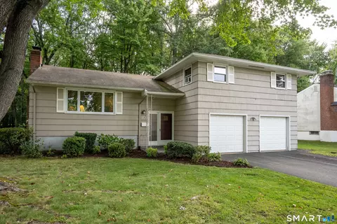 107 Northbrook Dr, West Hartford, CT 06117