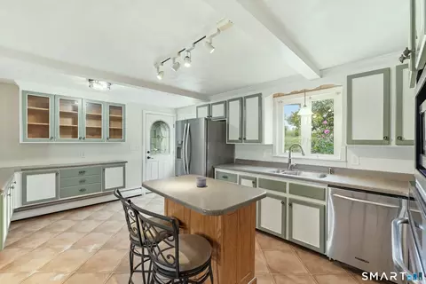 Kitchen - 173 Abbe Rd, Enfield, CT 06082 photo 3 of 4