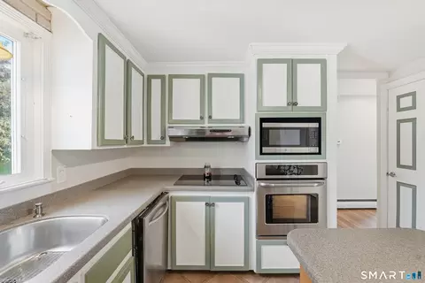 Kitchen - 173 Abbe Rd, Enfield, CT 06082 photo 4 of 4