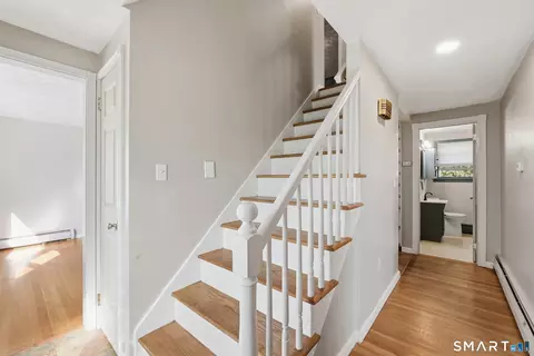 Entry Way - 173 Abbe Rd, Enfield, CT 06082 photo 1 of 2