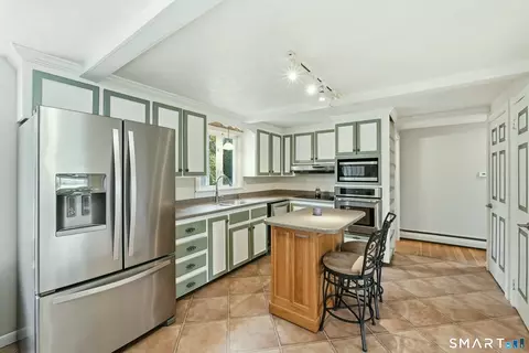 Kitchen - 173 Abbe Rd, Enfield, CT 06082 photo 1 of 4