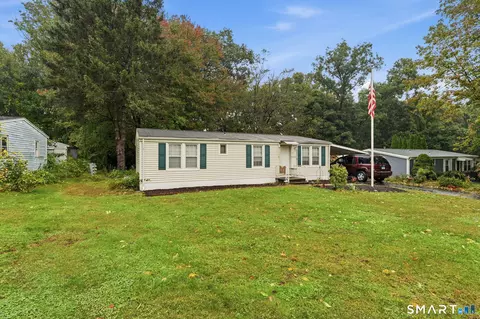 17 Cardinal Rd, Colchester, CT 06415