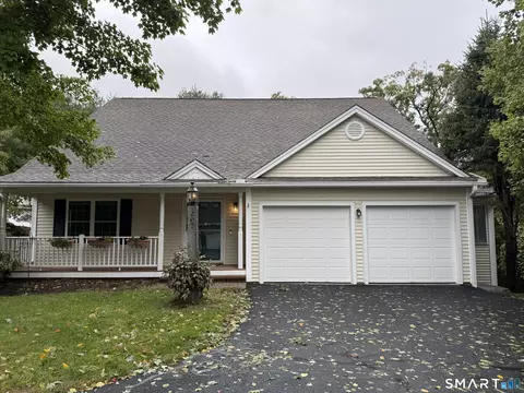 207 Woodlawn Dr #207, Seymour, CT 06483