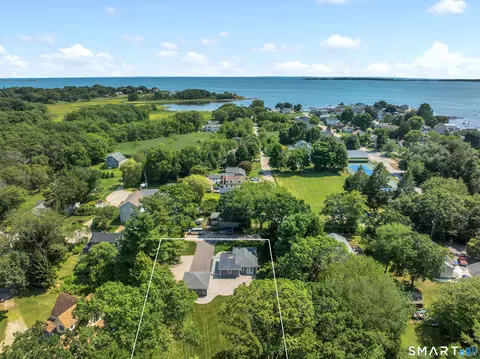 41 Maple St, Stonington, CT 06378