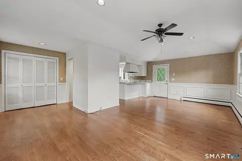 Living - 9 Wilson Ridge Rd E, Darien, CT 06820 photo 4 of 7