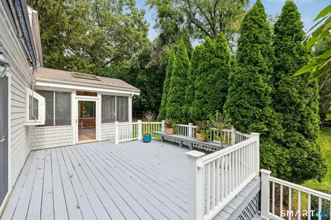 Exterior - 9 Wilson Ridge Rd E, Darien, CT 06820 photo 9 of 12
