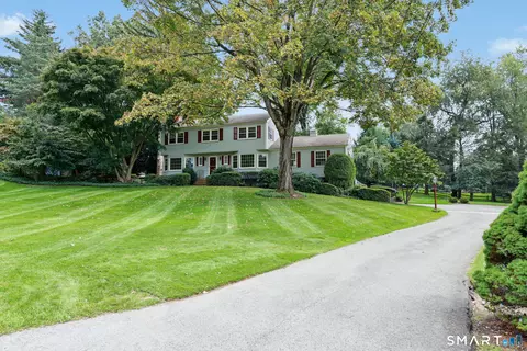 Exterior - 9 Wilson Ridge Rd E, Darien, CT 06820 photo 12 of 12