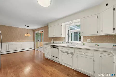 Kitchen - 9 Wilson Ridge Rd E, Darien, CT 06820 photo 2 of 2