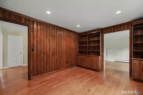Living - 9 Wilson Ridge Rd E, Darien, CT 06820 photo 6 of 7