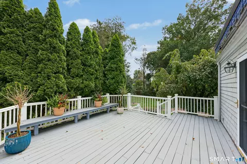 Exterior - 9 Wilson Ridge Rd E, Darien, CT 06820 photo 8 of 12