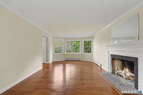 Living - 9 Wilson Ridge Rd E, Darien, CT 06820 photo 2 of 7
