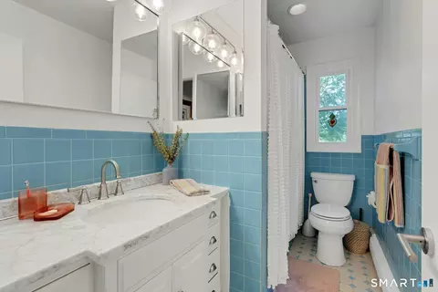 Bath - 6 Splitrock Rd, Norwalk, CT 06854 photo 3 of 3