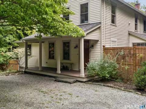 1321 Brookside Dr, Fairfield, CT 06824