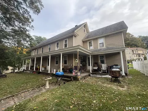 291-293 School St, Putnam, CT 06260