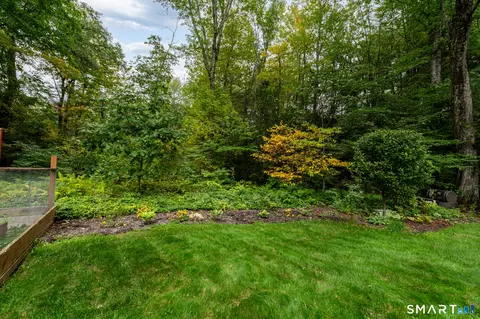 Exterior - 28 Springbrook Rd, Avon, CT 06001 photo 8 of 8