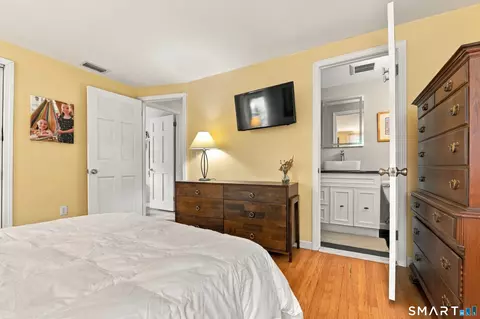 Bedroom - 28 Springbrook Rd, Avon, CT 06001 photo 2 of 8