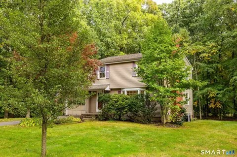 40 Wapping Wood Rd, Ellington, CT 06029