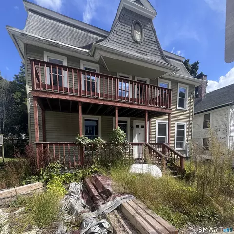 20 Bradley St, Putnam, CT 06260
