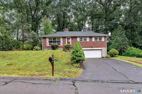 109 Woolsley Ave, Trumbull, CT 06611