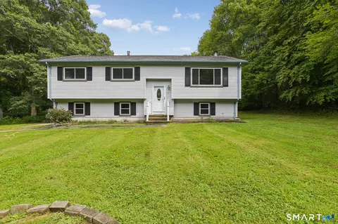 33 Deer Ridge Rd, Stonington, CT 06378