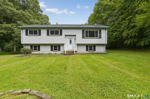 33 Deer Ridge Rd, Stonington, CT 06378