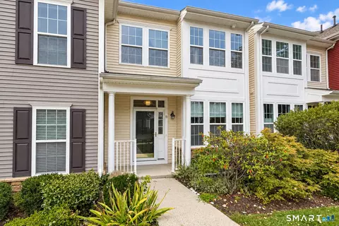 19 Orwich Ct #19, Danbury, CT 06810