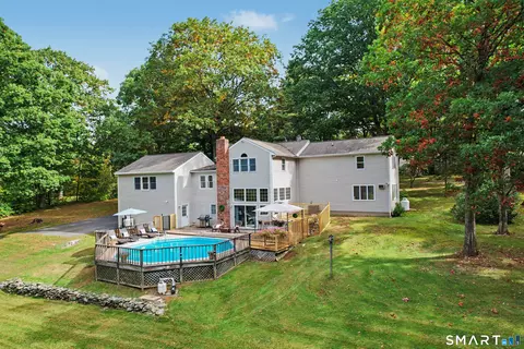 20 Mauweehoo Hl, Sherman, CT 06784