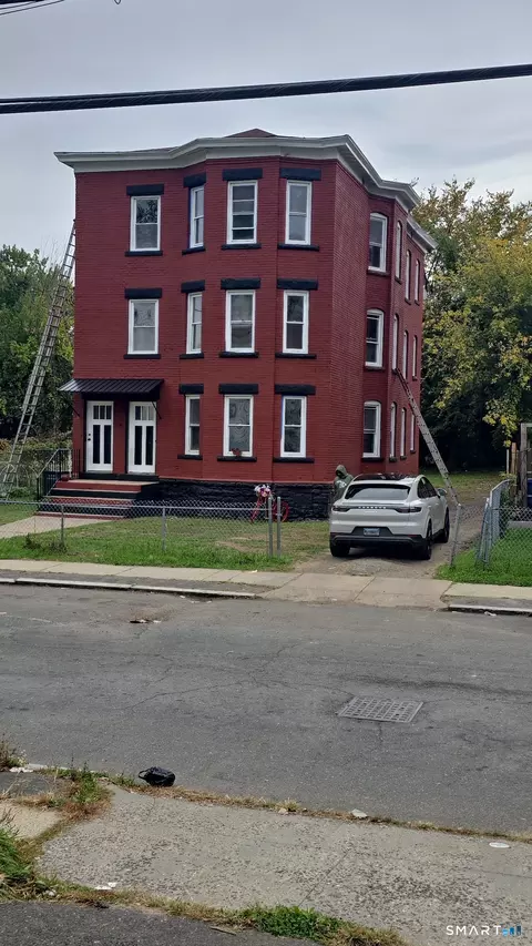 30-32 Cabot St, Hartford, CT 06112