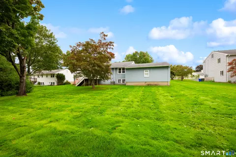 Exterior - 203 Fairlane Dr, Wethersfield, CT 06109 photo 4 of 7